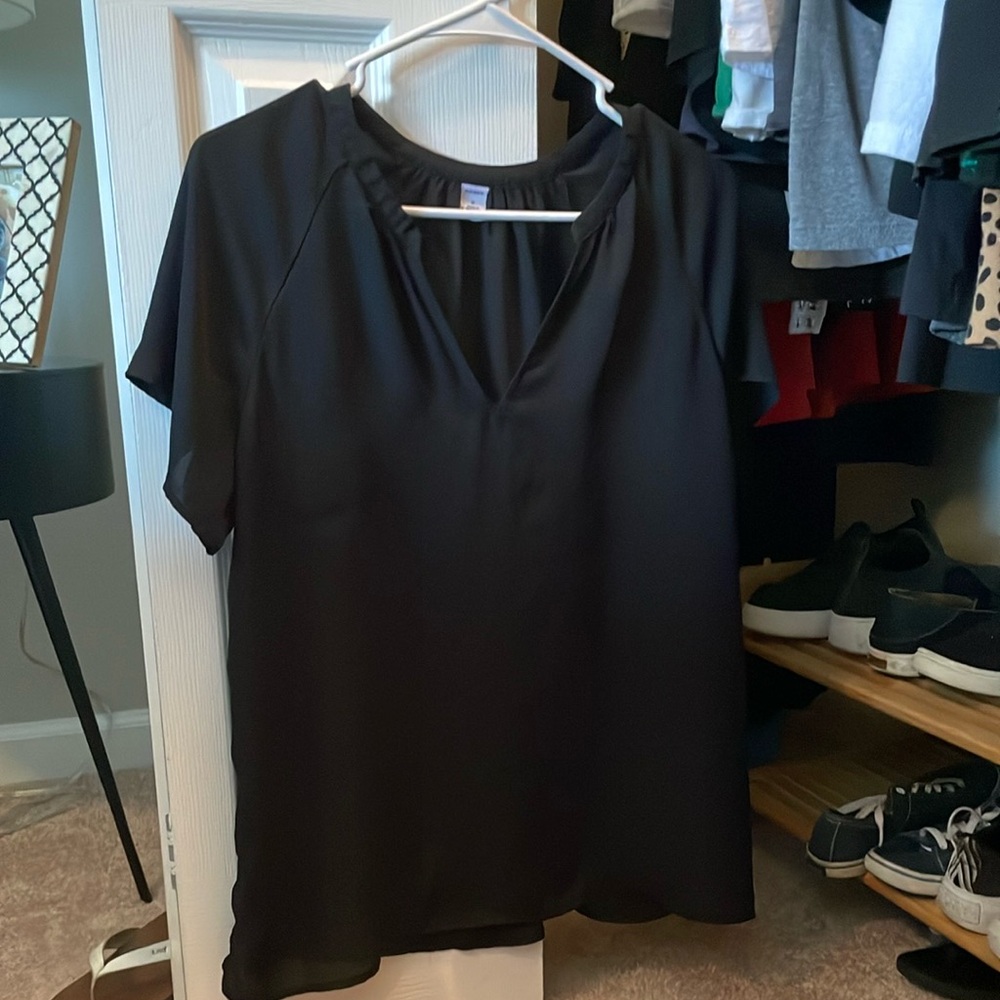 Old Navy Super Flattering Black Women's Top. Perfect condition